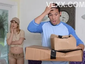 Giao cục thịt bị thất lạc, nữ nhân viên "đền bù" cho khách