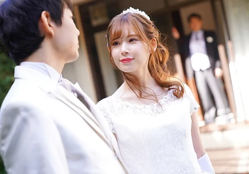 Bố anh xã chịch bạn gái của con trai ngay sau lễ cưới của con trai
