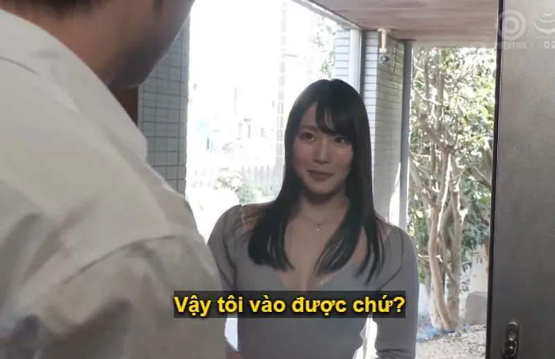 Anh chàng giàu có bị cô em gái xinh tươi nhà bên cạnh, mới dọn về cùng ông chồng, dụ dỗ làm tình.